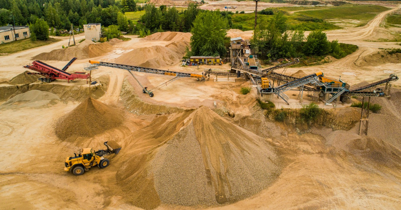 Nepieciešamas šķembas, smilts vai dabīgie akmeņi?